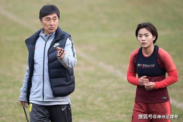 贝尔纳尔：完成国家队首秀我非常高兴，因为我从小就梦想着这一刻